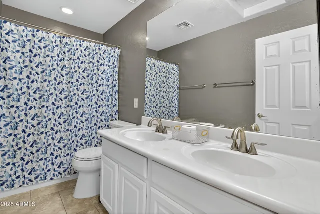 a view of a workspace with furniture