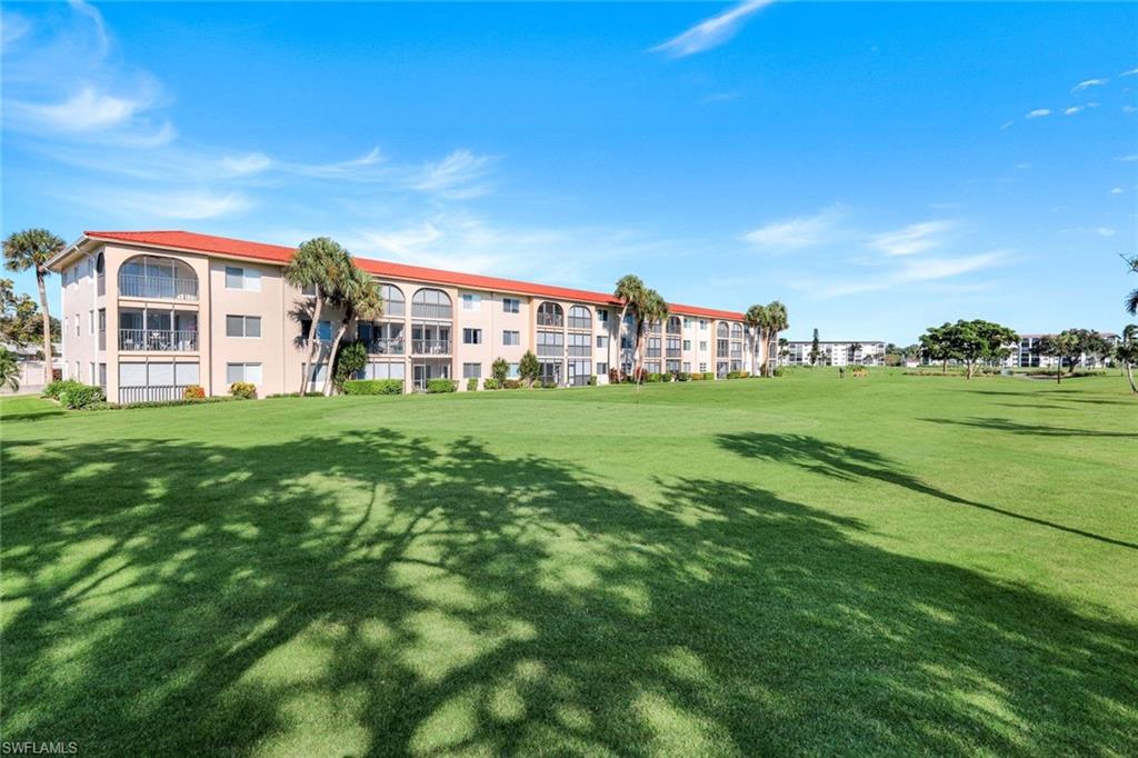 9 High Point Circle North, Unit 208 Naples, FL 34103 - Photo 26 of 37