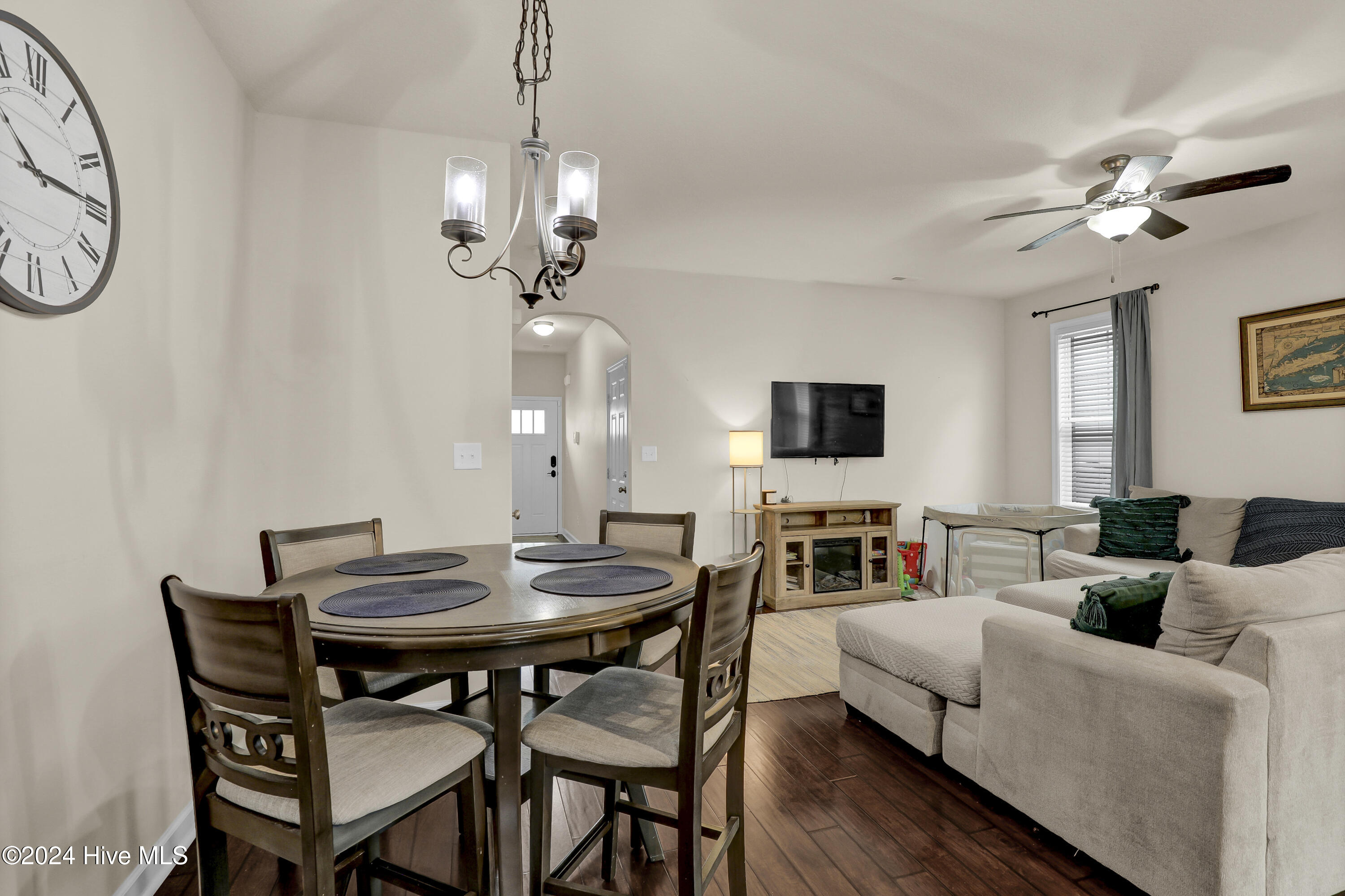 313 Frisco Way Holly Ridge, NC 28445 - Photo 6 of 45 Living/Dining Area