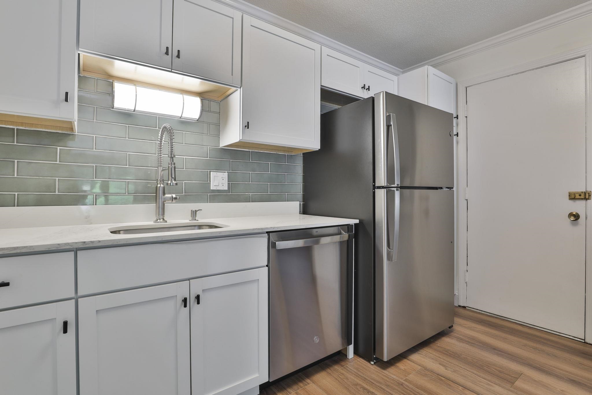 14 Strawberry Bank Road, Unit 1 Nashua, NH 03062 - Photo 5 of 15