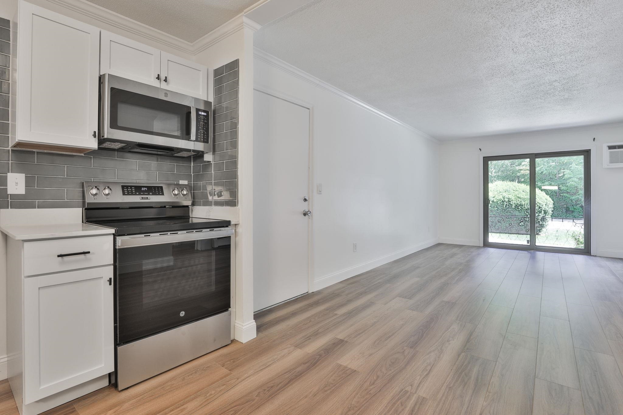 14 Strawberry Bank Road, Unit 1 Nashua, NH 03062 - Photo 6 of 15