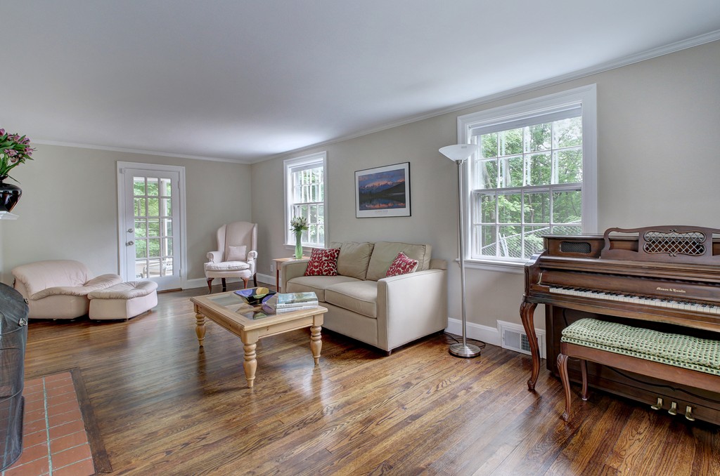 62 Roundwood Road Newton, MA 02464 - Photo 13 of 27 Gallery Image 13