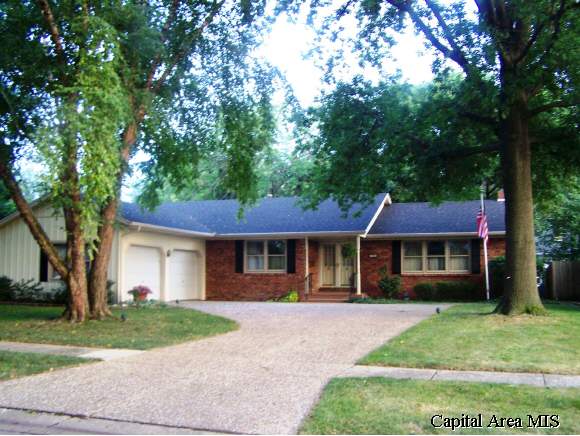 142 Cypress Point Drive Springfield, IL 62704 - Photo 1 of 9 Gallery Image 1