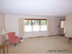 142 Cypress Point Drive Springfield, IL 62704 - Photo 3 of 9 Gallery Image 3