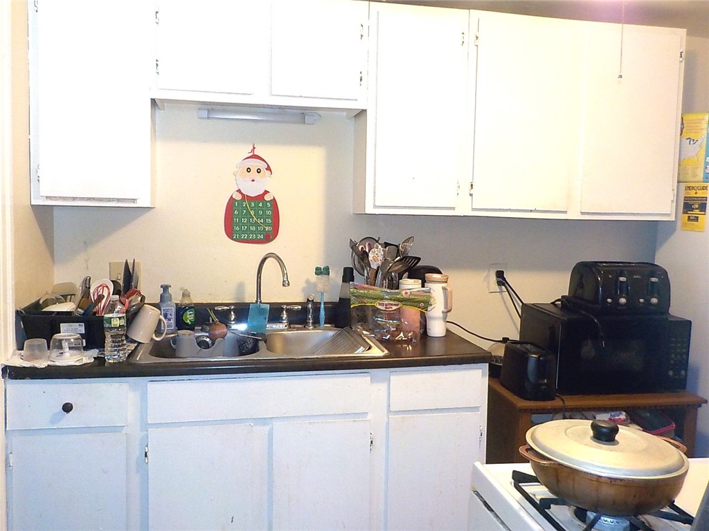 492 Driving Park Avenue Rochester, NY 14613 - Photo 10 of 20