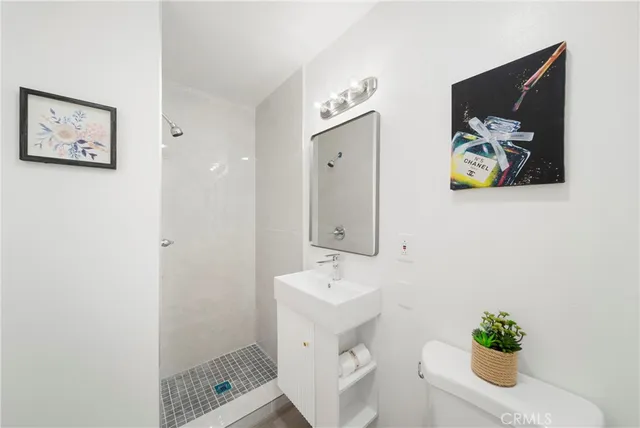 $1,139,000 | 928 South Laurel Street, Santa Ana, CA 92704