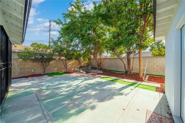$1,139,000 | 928 South Laurel Street, Santa Ana, CA 92704