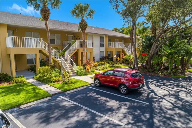 $4,000 | 1330 Yesica Ann Circle, Unit I106, Naples, FL 34110