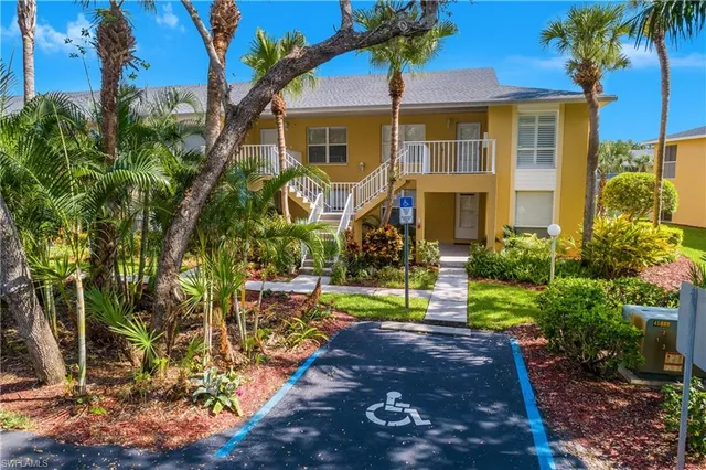 $4,000 | 1330 Yesica Ann Circle, Unit I106, Naples, FL 34110