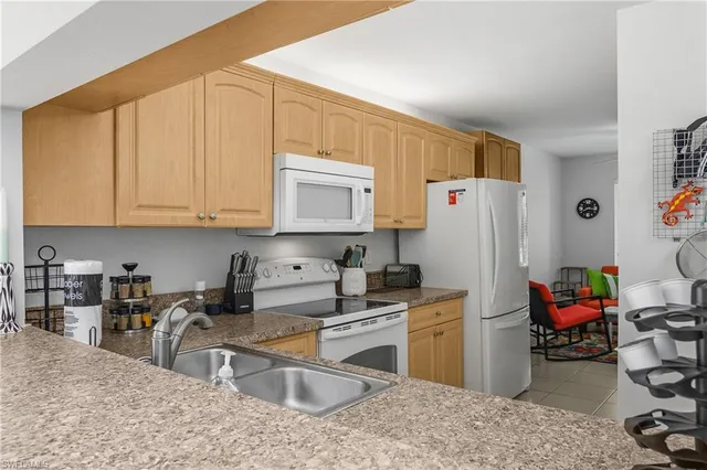 $4,000 | 1330 Yesica Ann Circle, Unit I106, Naples, FL 34110