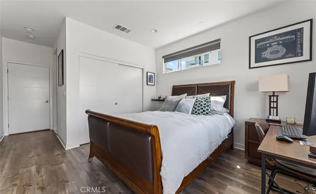 $4,350 | 215 Elm Avenue, Long Beach, CA 90802