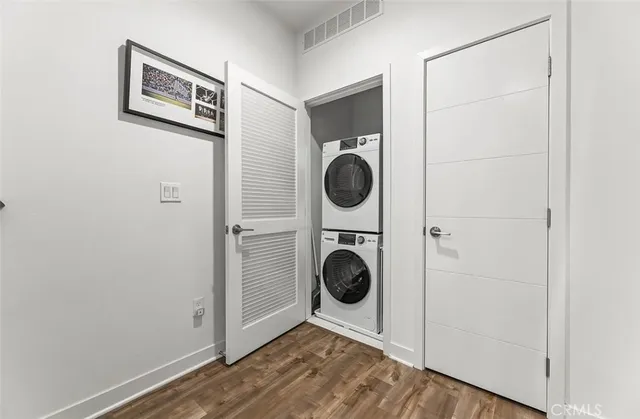 $4,350 | 215 Elm Avenue, Long Beach, CA 90802