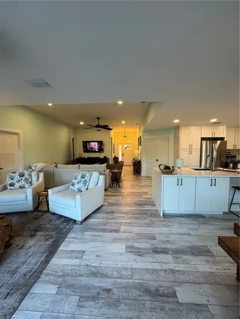 $3,850 | 4140 Augustine Avenue, Sarasota, FL 34231