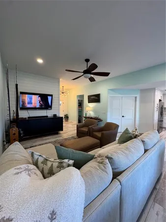 $3,850 | 4140 Augustine Avenue, Sarasota, FL 34231