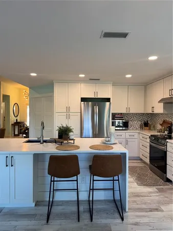 $3,850 | 4140 Augustine Avenue, Sarasota, FL 34231