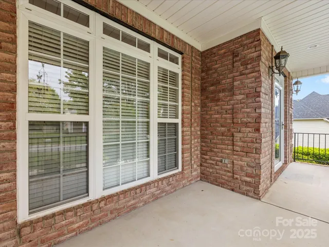 a view of front door with outdoor space