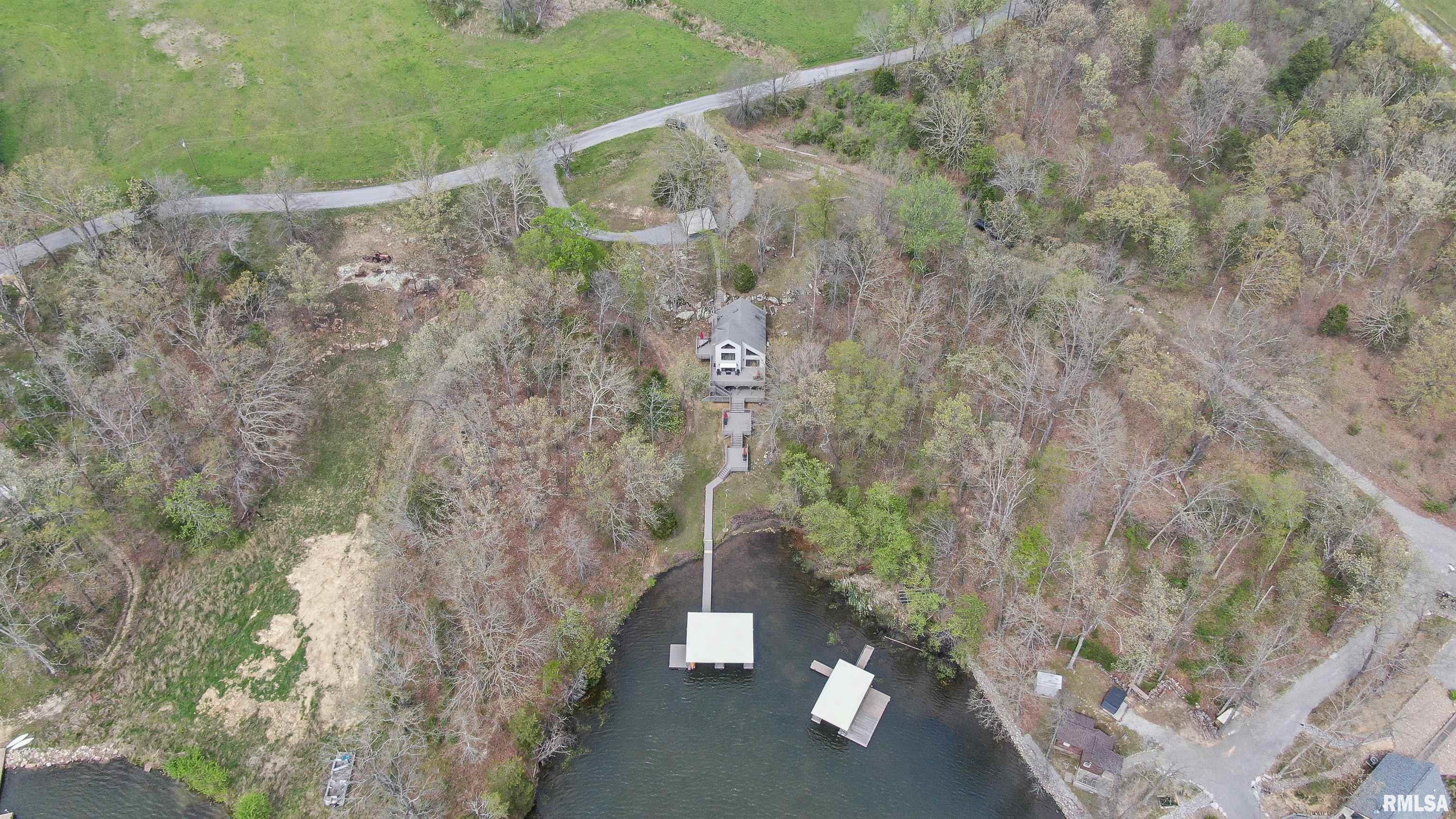 135 Cut-Off Road Creal Springs, IL 62922 - Photo 8 of 45