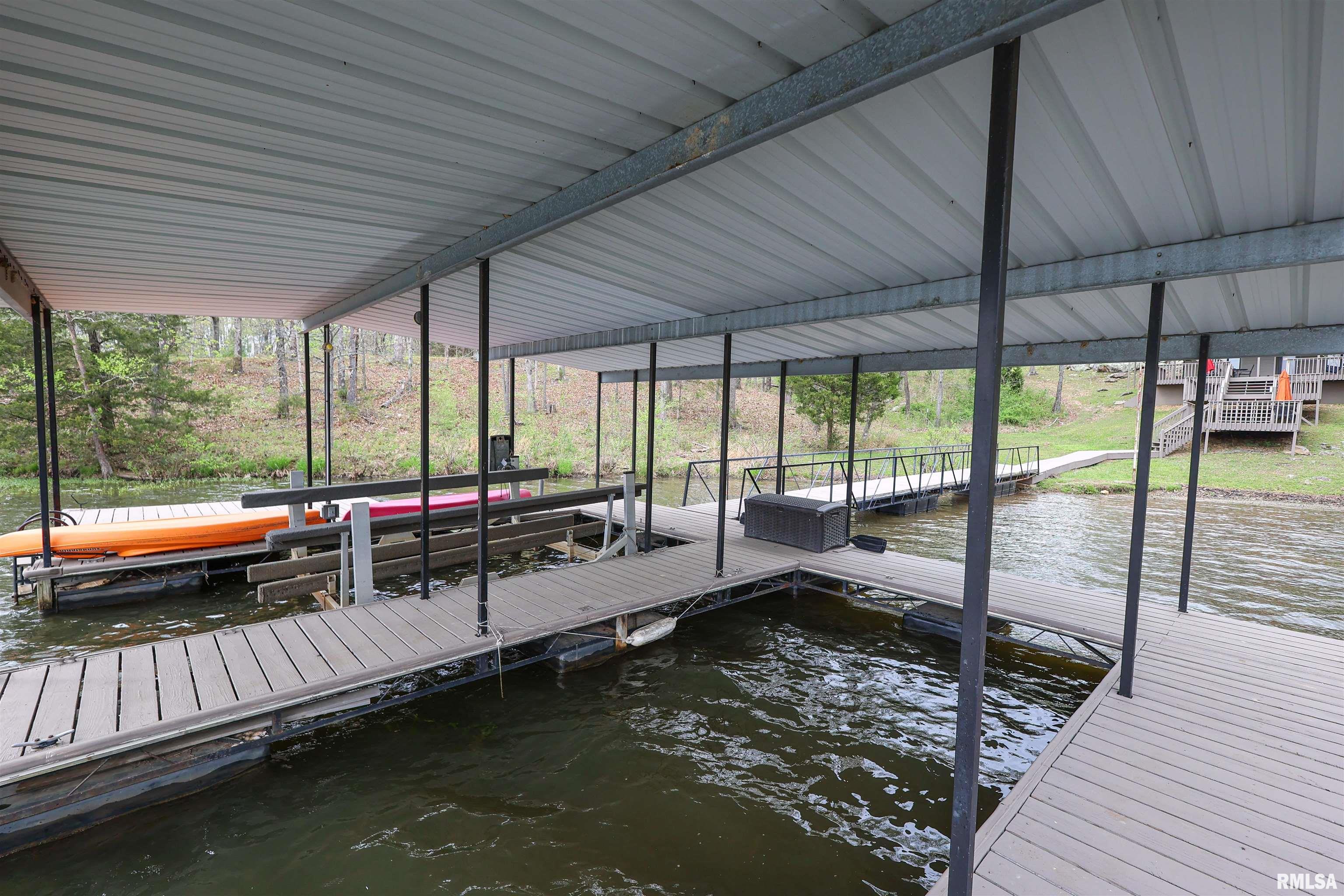 135 Cut-Off Road Creal Springs, IL 62922 - Photo 10 of 45