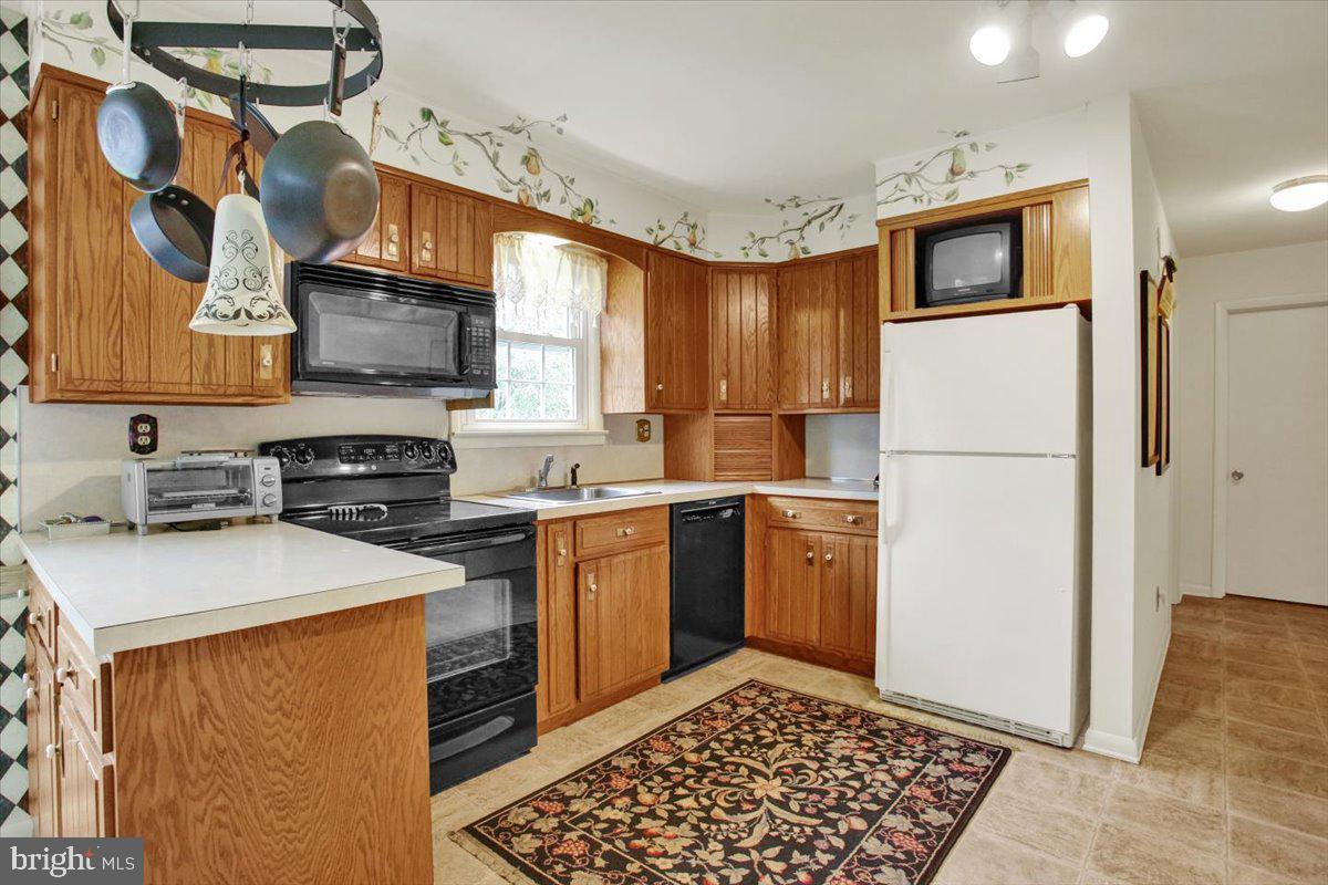 32 Clay Slate Road Oley, PA 19547 - Photo 3 of 4 Gallery Image 3