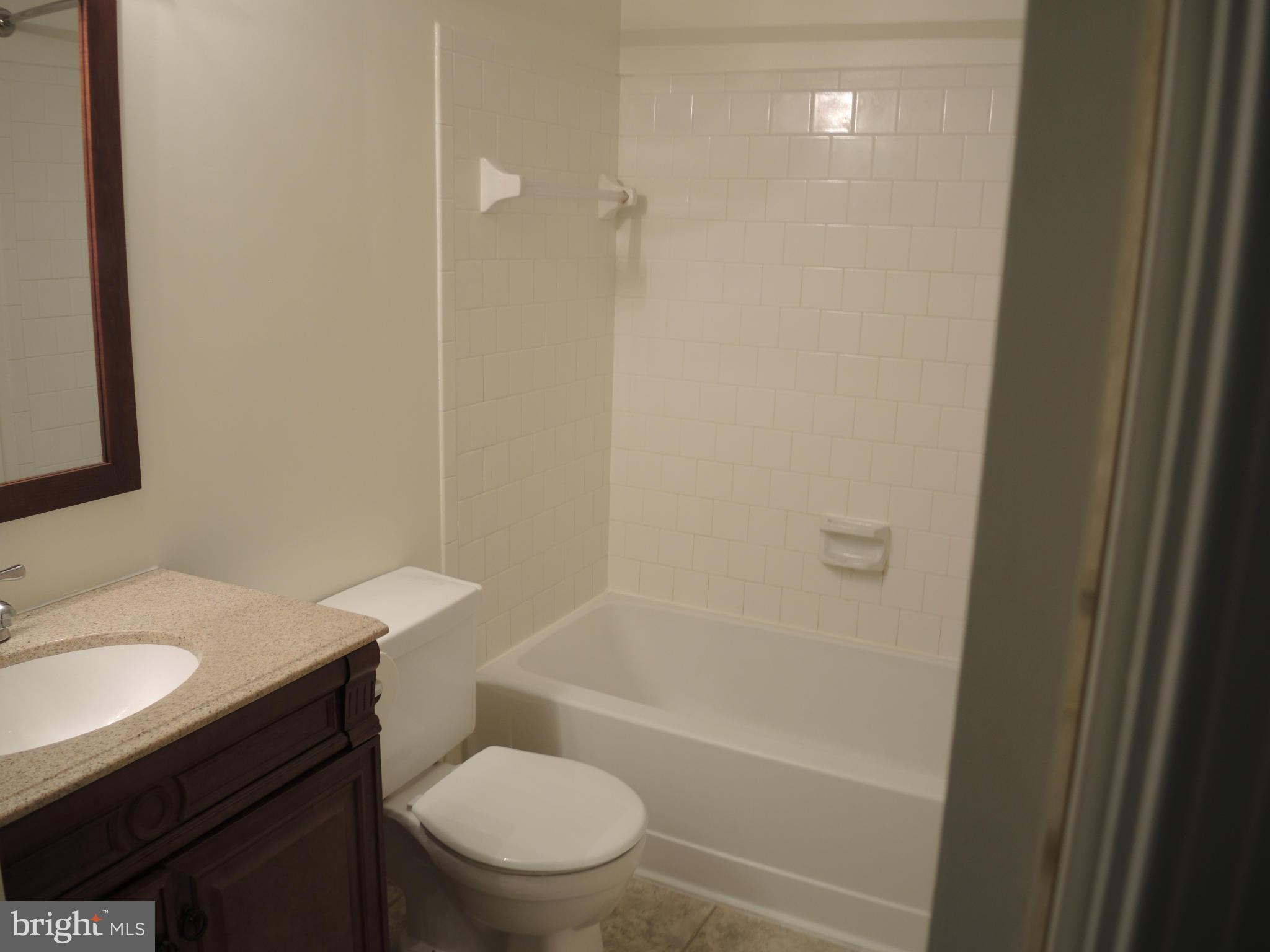 114 Fort Evans Road Southeast, Unit D Leesburg, VA 20175 - Photo 12 of 15 Bath