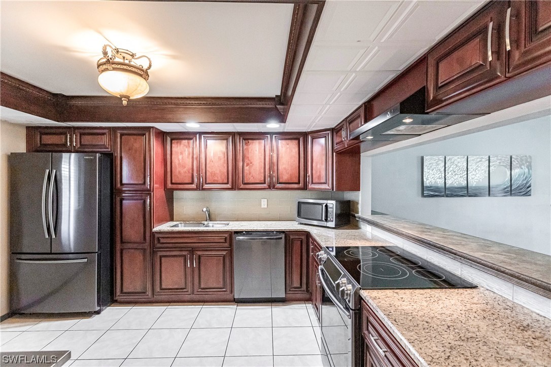16540 Partridge Club Road, Unit 104 Fort Myers, FL 33908 - Photo 5 of 50 Gallery Image 5