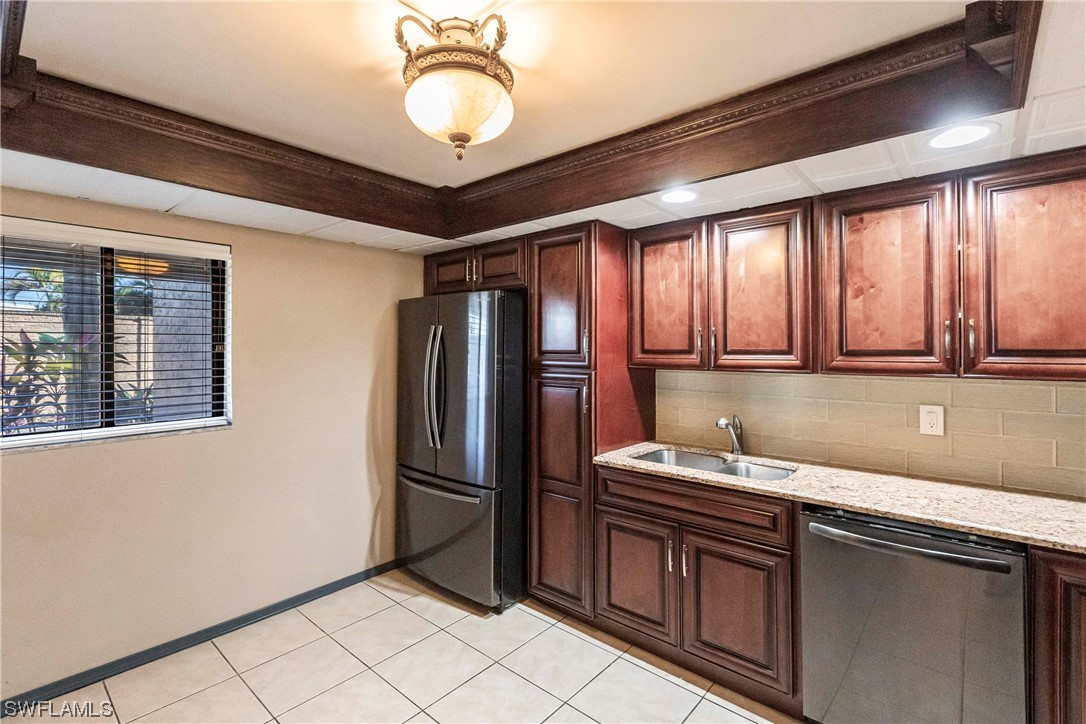 16540 Partridge Club Road, Unit 104 Fort Myers, FL 33908 - Photo 6 of 50 Gallery Image 6