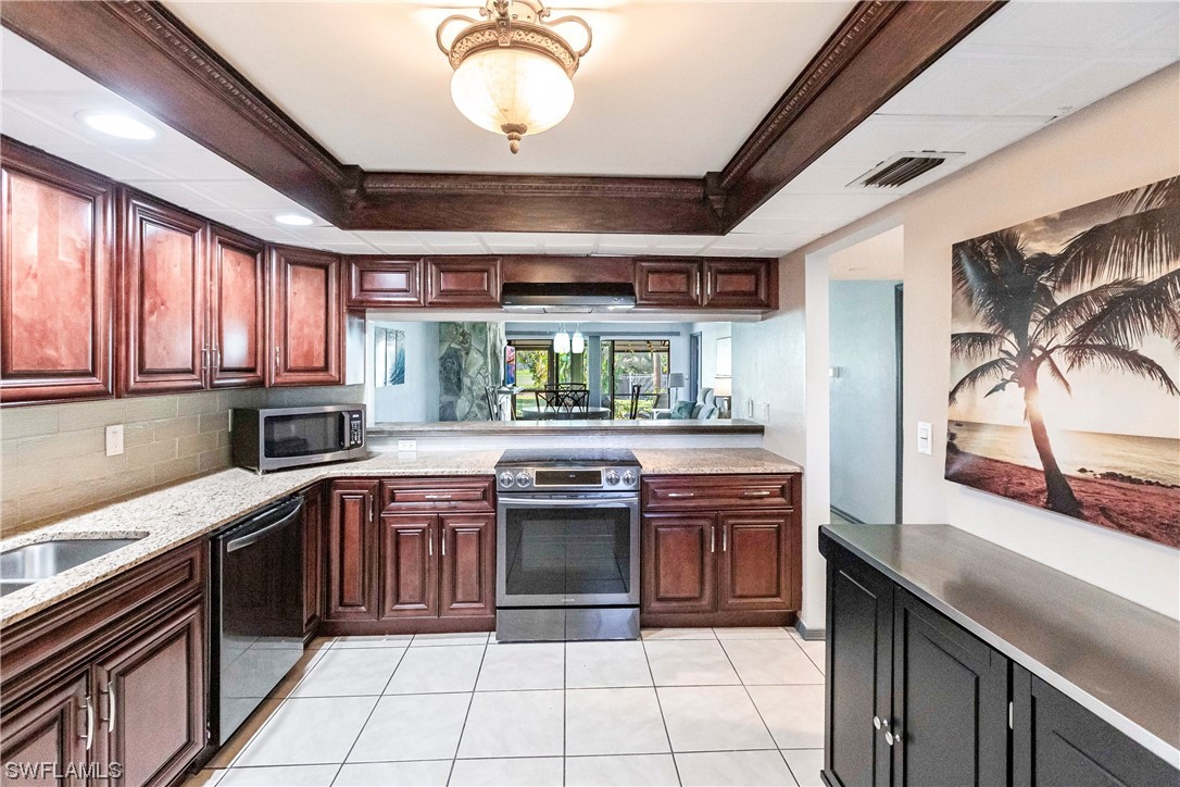 16540 Partridge Club Road, Unit 104 Fort Myers, FL 33908 - Photo 8 of 50 Gallery Image 8
