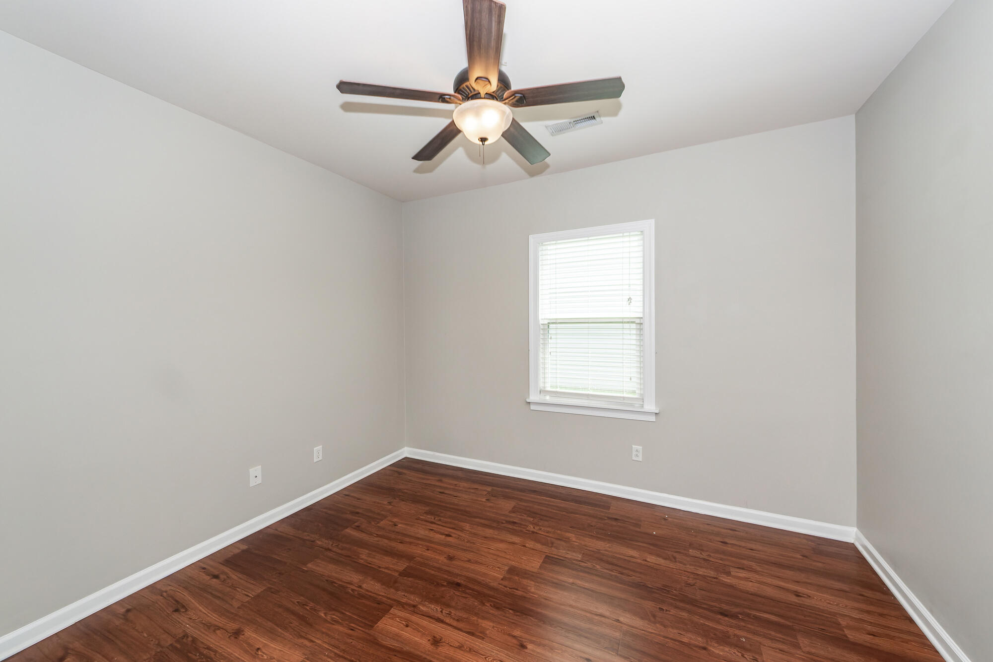 107 Brookhaven Road Summerville, SC 29486 - Photo 6 of 52 Great flex space for an office...
