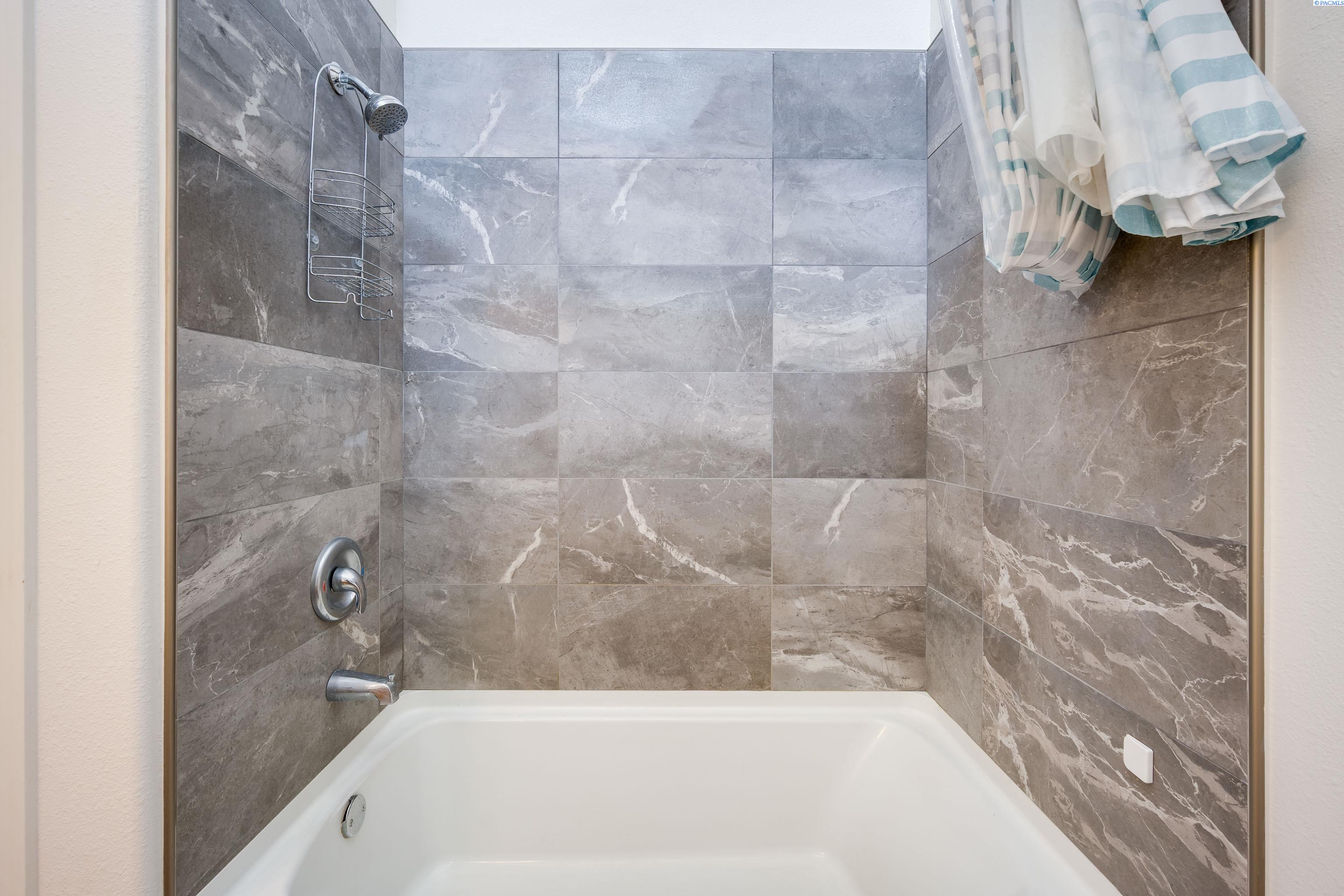 545 Southeast Quail Ridge Drive, Unit 1 Pullman, WA 99163 - Photo 16 of 22 Gallery Image 16
