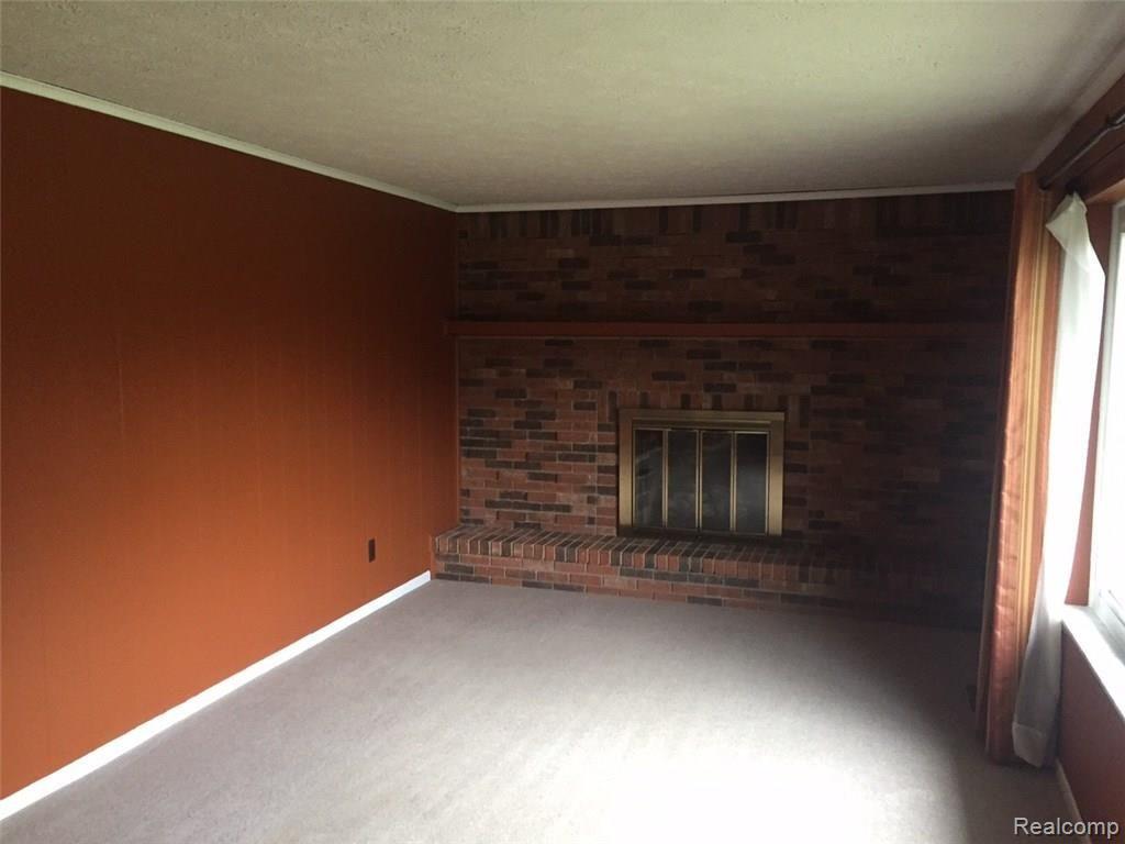 5427 Farley Road Clarkston, MI 48346 - Photo 3 of 9 IMG_6317.JPG