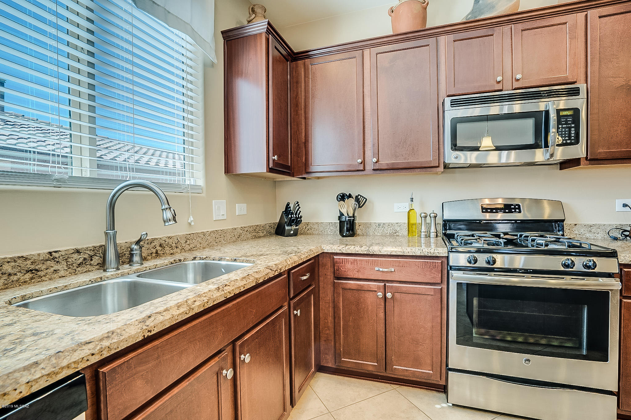 38990 South Running Roses Lane Tucson, AZ 85739 - Photo 11 of 37 Gallery Image 11