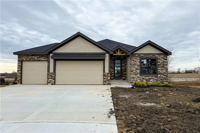 $549,900 | 27601 East 128th Court, Lee's Summit, MO 64086