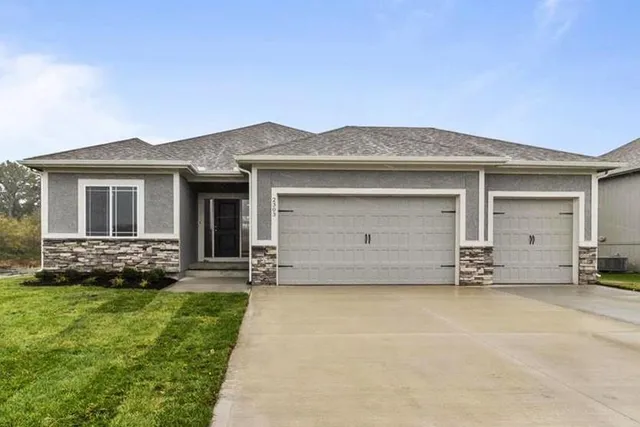 $549,900 | 27601 East 128th Court, Lee's Summit, MO 64086