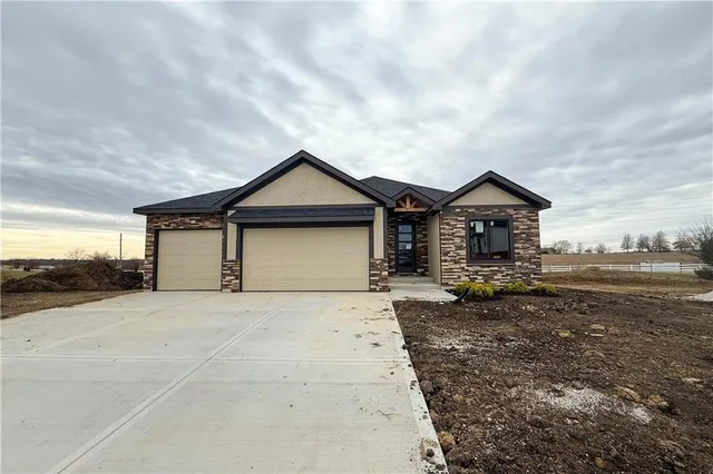 $549,900 | 27601 East 128th Court, Lee's Summit, MO 64086