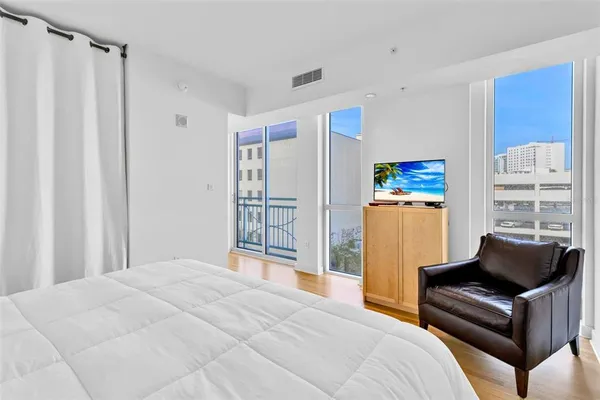 $495,000 | 1350 Main Street, Unit 502, Sarasota, FL 34236