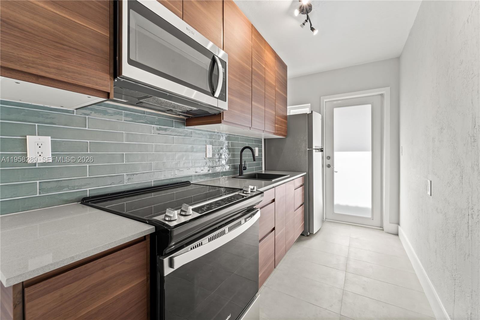 3500 Southwest 25th Street, Unit REAR Miami, FL 33133 - Photo 4 of 22