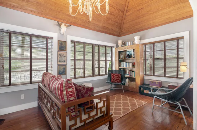 $1,575,000 | 441 33rd Street, West Palm Beach, FL 33407