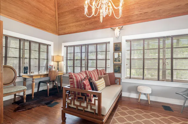 $1,575,000 | 441 33rd Street, West Palm Beach, FL 33407