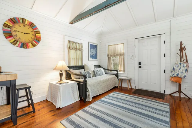 $1,575,000 | 441 33rd Street, West Palm Beach, FL 33407