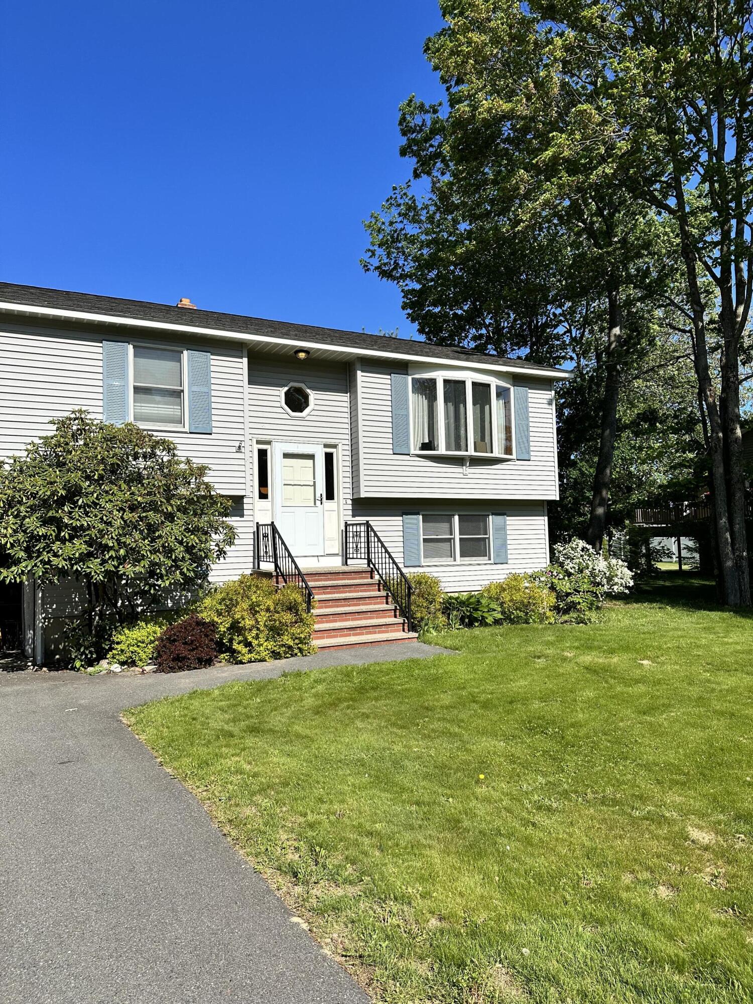 36 Jennifer Lane Bangor, ME 04401 - Photo 3 of 32 IMG_6702