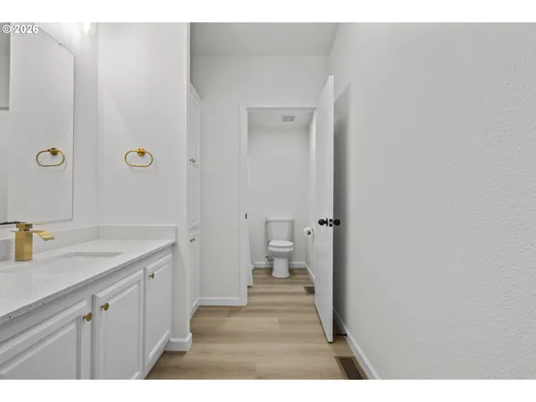 $389,900 | 20983 Brentwood Court Northeast, Donald, OR 97020
