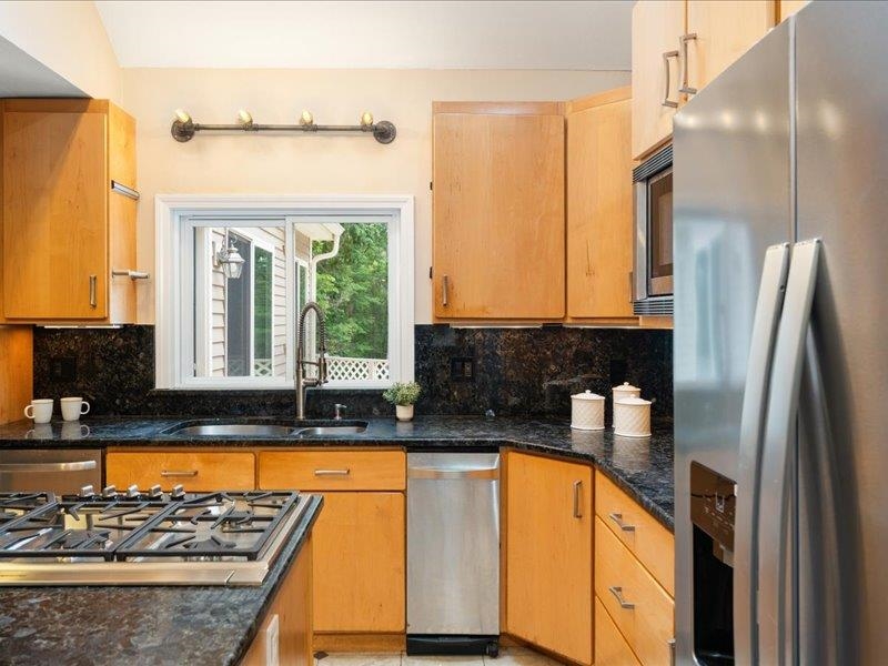 71 Marblehead Road Windham, NH 03087 - Photo 21 of 55