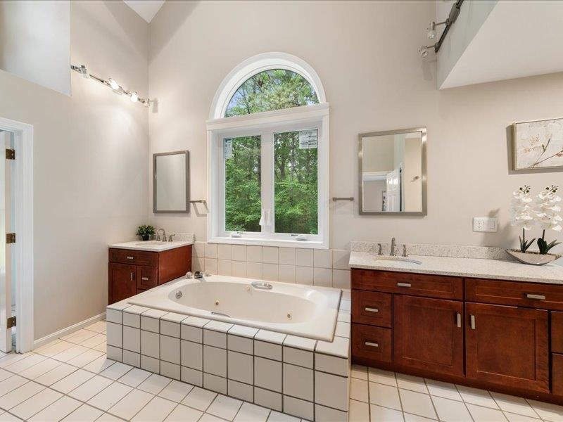 71 Marblehead Road Windham, NH 03087 - Photo 31 of 55
