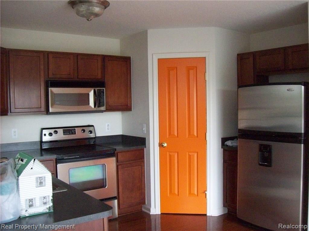 16833 Hawick Lane Romulus, MI 48174 - Photo 3 of 12