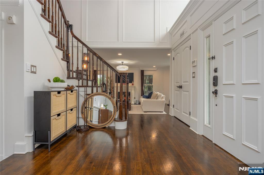 11 Gates Place Wayne, NJ 07470 - Photo 10 of 30