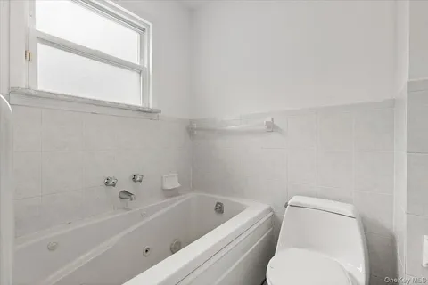 $899,000 | 23 Lakeview Road, New Rochelle, NY 10804