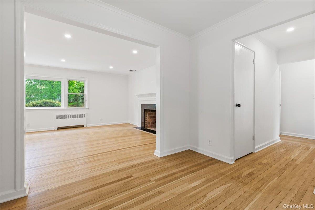 23 Lakeview Road New Rochelle, NY 10804 - Photo 3 of 27