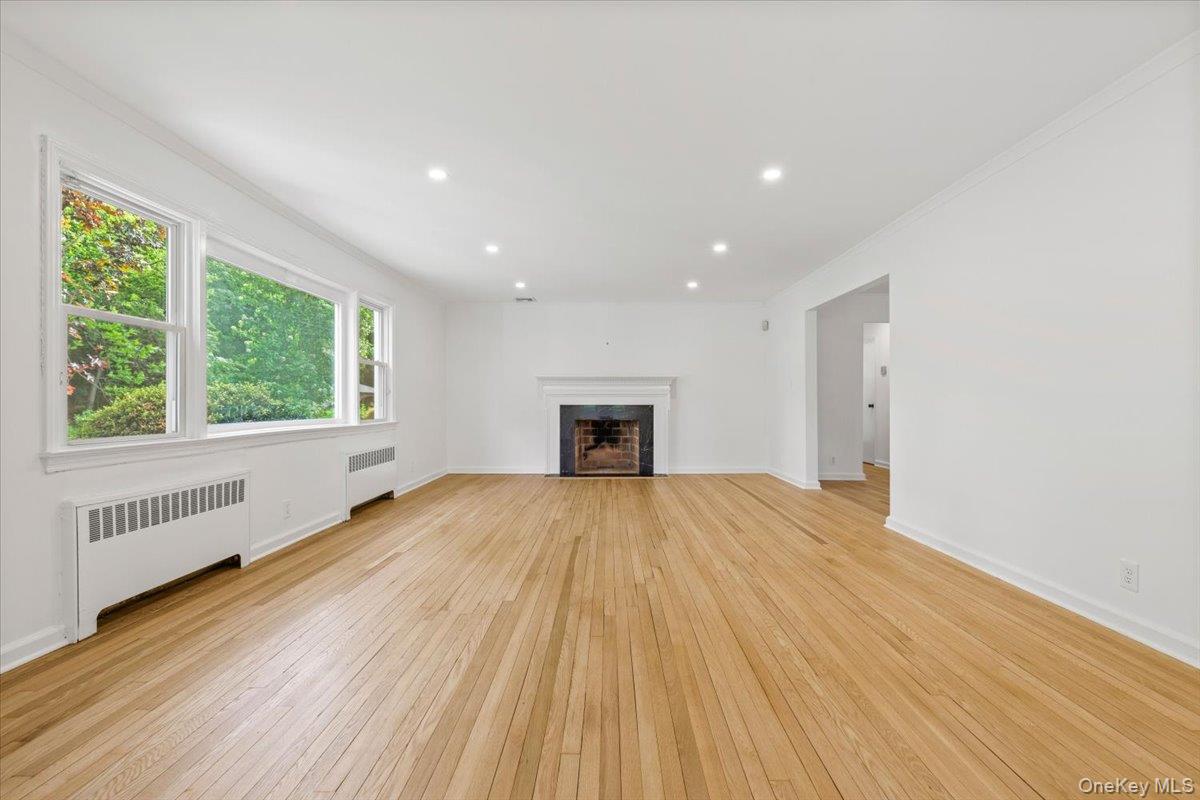 23 Lakeview Road New Rochelle, NY 10804 - Photo 5 of 27