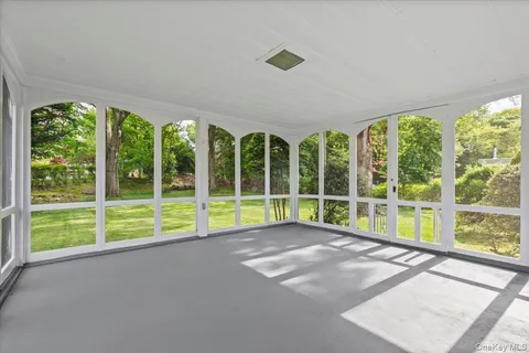 $899,000 | 23 Lakeview Road, New Rochelle, NY 10804