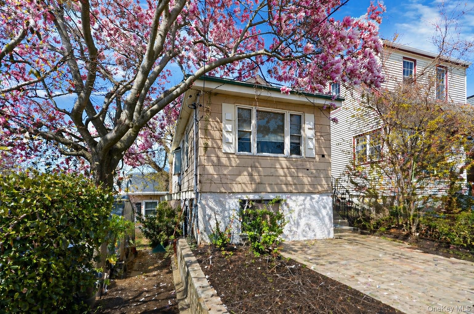 101 Rochelle Street Bronx, NY 10464 - Photo 2 of 3